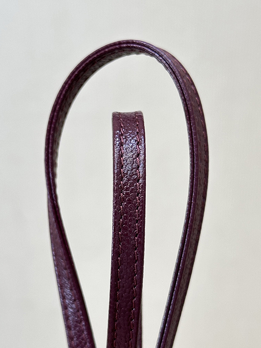 シャネル レディース押しをしたグレインカーフスキンバッグ