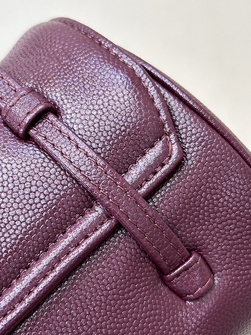 シャネル レディース押しをしたグレインカーフスキンバッグ