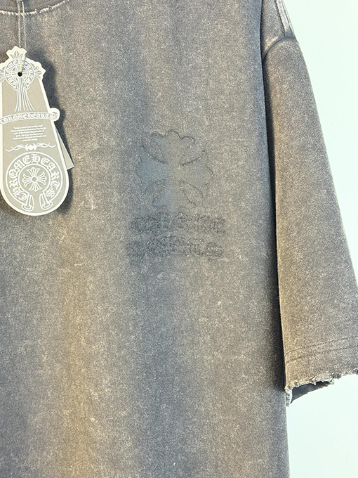 クロムハーツスーパーコピー アシッドウォッシュダメージレーザーアップリケ刺繍をした半袖Tシャツ