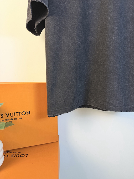 クロムハーツスーパーコピー アシッドウォッシュダメージレーザーアップリケ刺繍をした半袖Tシャツ