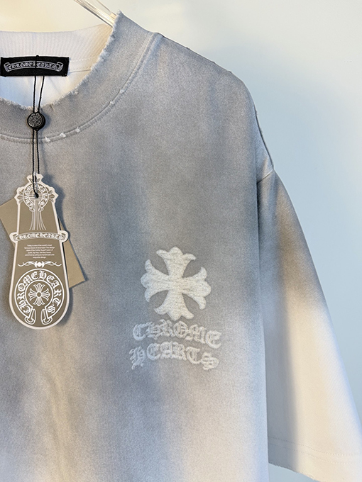 クロムハーツスーパーコピー アシッドウォッシュダメージレーザーアップリケ刺繍をした半袖Tシャツ