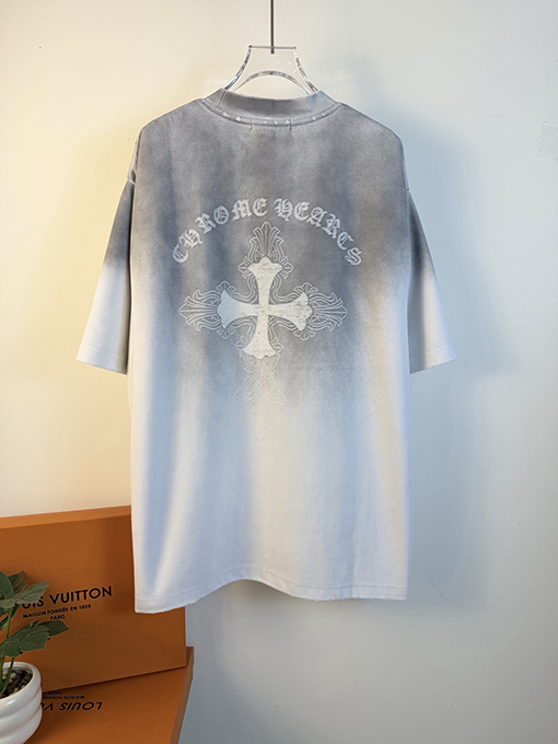 クロムハーツスーパーコピー アシッドウォッシュダメージレーザーアップリケ刺繍をした半袖Tシャツ