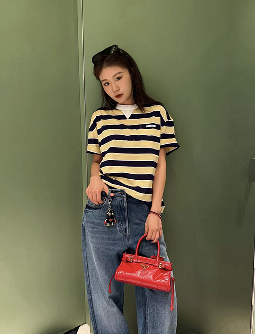 プラダブランドコピー ストライプ柄ポケット付き半袖Tシャツ