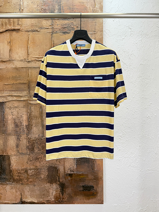 プラダブランドコピー ストライプ柄ポケット付き半袖Tシャツ