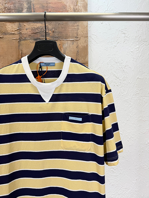 プラダブランドコピー ストライプ柄ポケット付き半袖Tシャツ