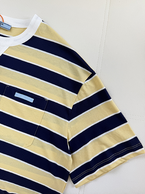 プラダブランドコピー ストライプ柄ポケット付き半袖Tシャツ