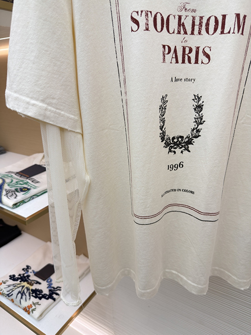 アクネストゥディオズスーパーコピー Acne Studios 1996 レースのディテールとレターパターンがあしらわれた、ツーピース長袖シャツ