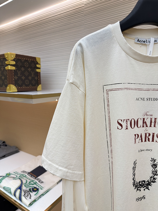 アクネストゥディオズスーパーコピー Acne Studios 1996 レースのディテールとレターパターンがあしらわれた、ツーピース長袖シャツ