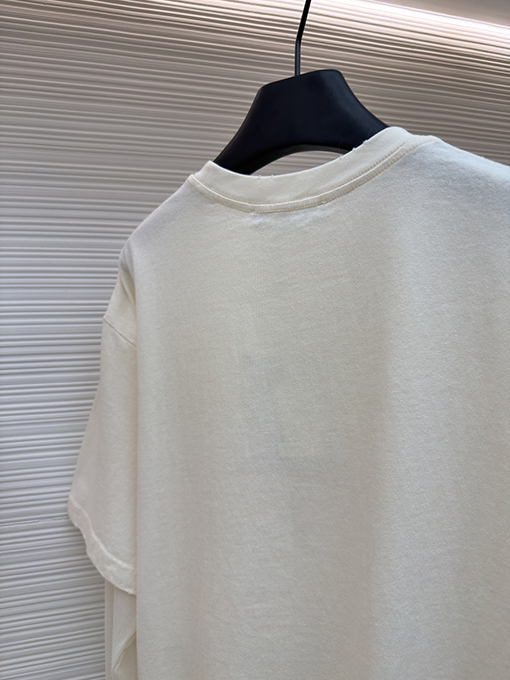 アクネストゥディオズスーパーコピー Acne Studios 1996 レースのディテールとレターパターンがあしらわれた、ツーピース長袖シャツ