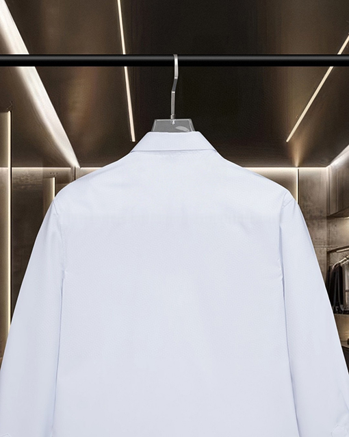 ルイヴィトン LOUIS VUITTON 胸に刺繍ロゴが入った長袖シャツ