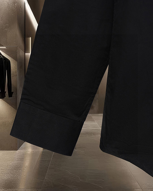 モンクレール 文字ロゴ刺繍入りの長袖シャツ