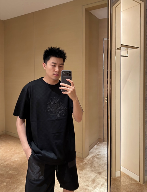 ルイヴィトンコピー 刺繍ジャカード半袖Tシャツ