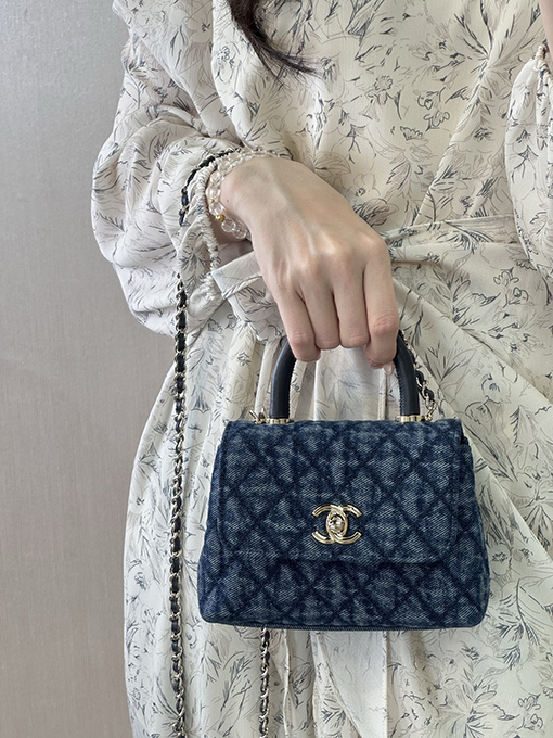 シャネルコピー 4244レディースシリーズ 24K厚シャンパンゴールドメッキ金具バッグ