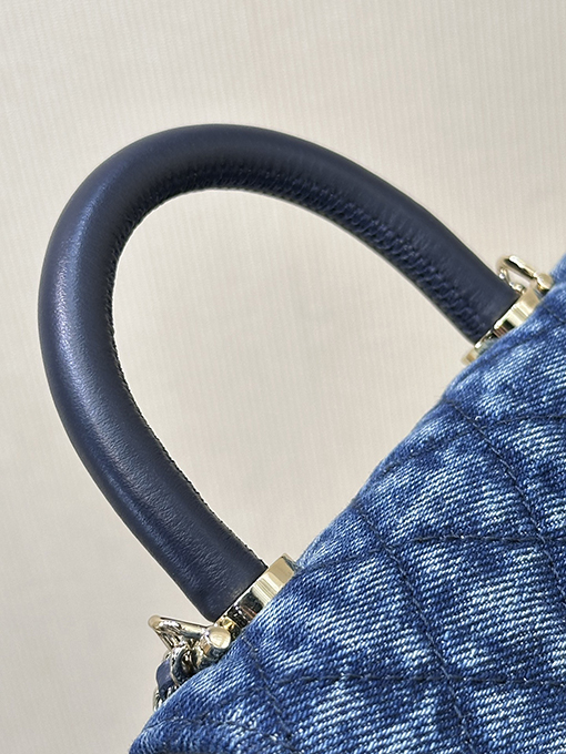 シャネルコピー 4244レディースシリーズ 24K厚シャンパンゴールドメッキ金具バッグ