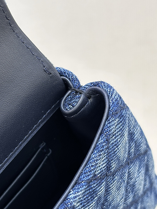 シャネルコピー 4244レディースシリーズ 24K厚シャンパンゴールドメッキ金具バッグ