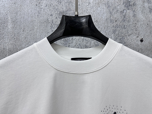 クロムハーツ アルミ板で装飾された半袖Tシャツ