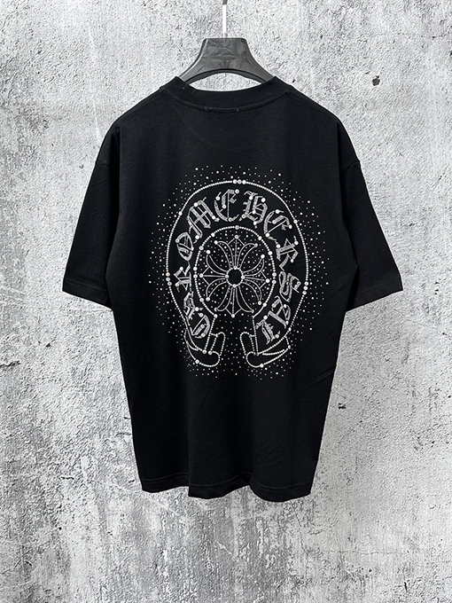 クロムハーツ アルミ板で装飾された半袖Tシャツ