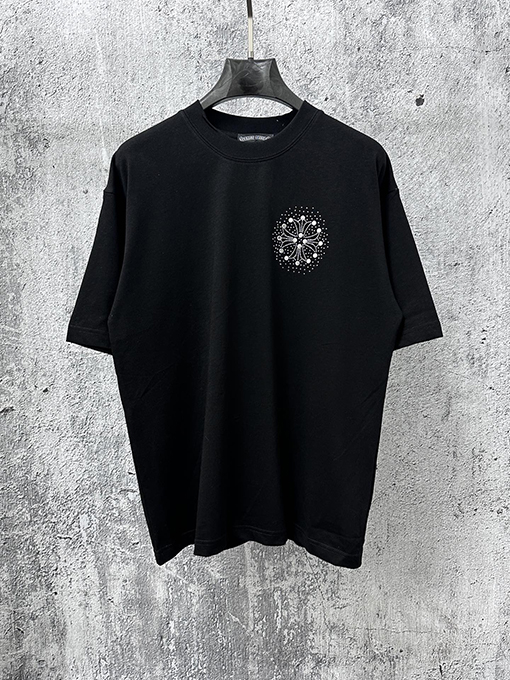 クロムハーツ アルミ板で装飾された半袖Tシャツ