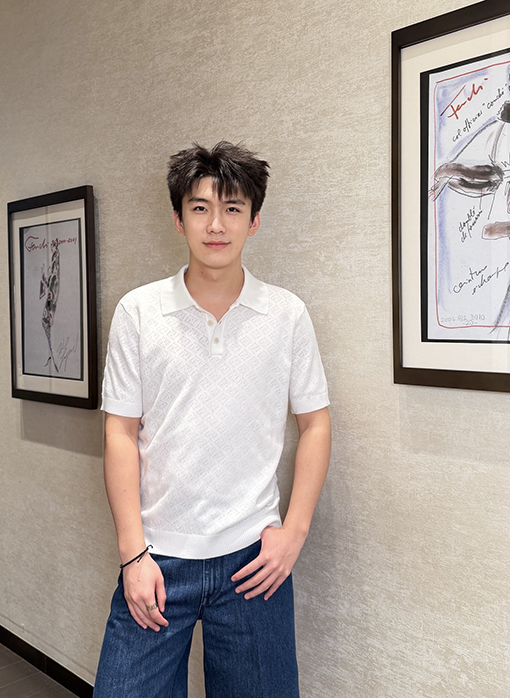 フェンディコピー くり抜きジャカードニットの半袖ポロシャツ