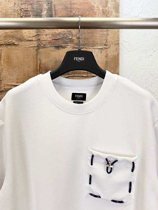 フェンディ リボン付きドローストリングポケットの半袖Tシャツ