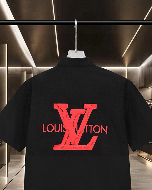 ルイヴィトン ひび割れのエンボスモノグラムロゴ入り半袖シャツ
