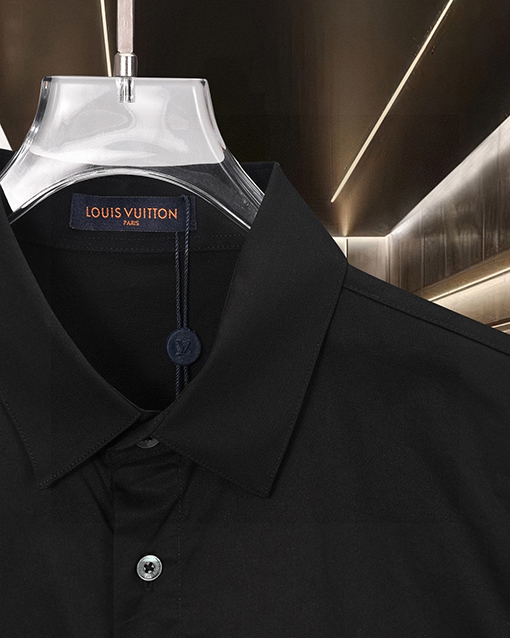 ルイヴィトン ひび割れのエンボスモノグラムロゴ入り半袖シャツ