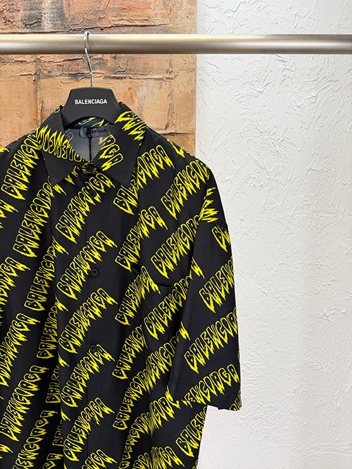 バレンシアガスーパーコピー Balenciaga 文字プリントの半袖シャツ