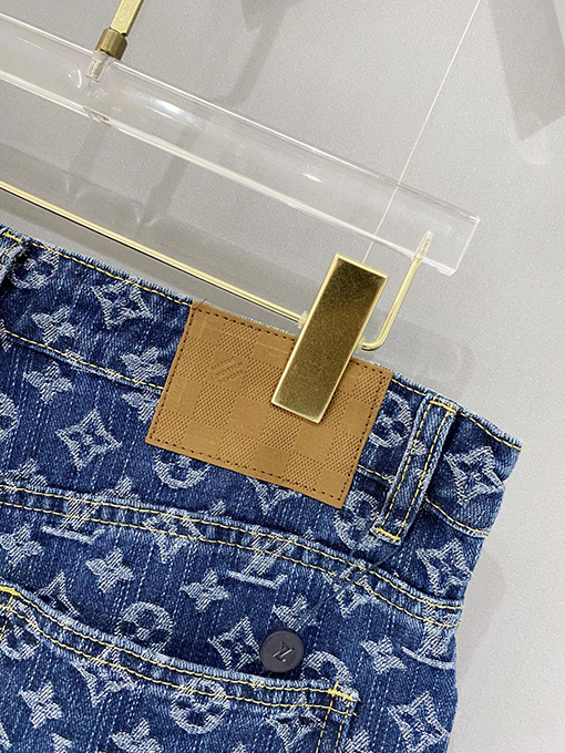 ルイヴィトン ダークカラーのモノグラムジャカードデニムショートパンツ