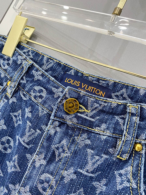 ルイヴィトン ダークカラーのモノグラムジャカードデニムショートパンツ