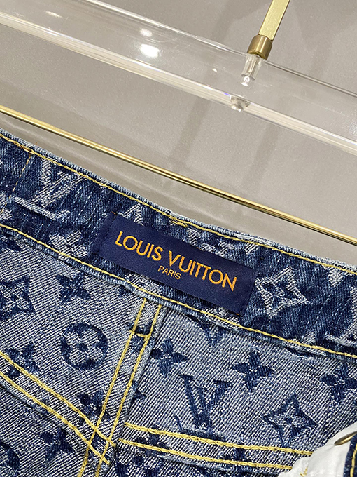 ルイヴィトン ダークカラーのモノグラムジャカードデニムショートパンツ