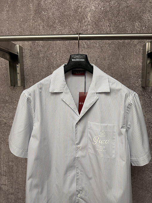 グッチスーパーコピー 新作コットンストライプバッジ刺繍り半袖シャツ