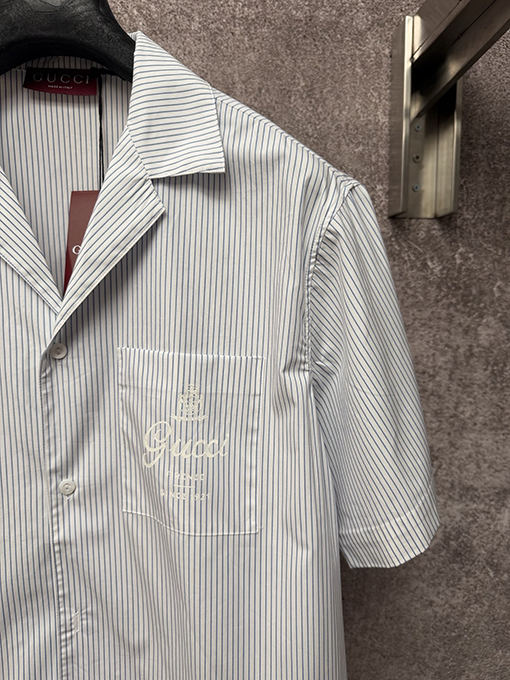 グッチスーパーコピー 新作コットンストライプバッジ刺繍り半袖シャツ