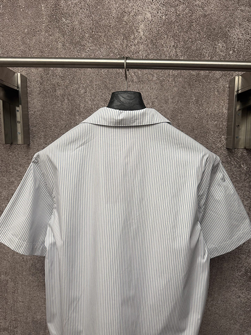 グッチスーパーコピー 新作コットンストライプバッジ刺繍り半袖シャツ
