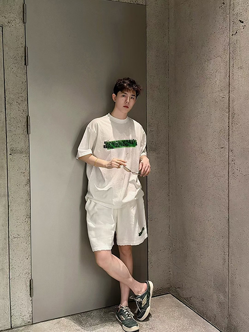 バレンシアガブランドコピー スプリンググリーンテープ 半袖Tシャツ