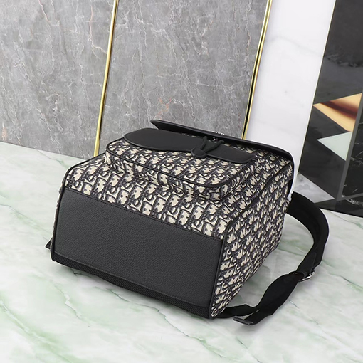 ディオール Oblique 新モデルサドルバックパック