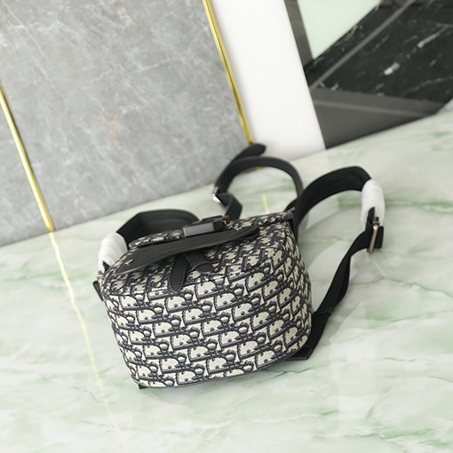 ディオールコピー Oblique ジャカードミニサドルバッグバックパック