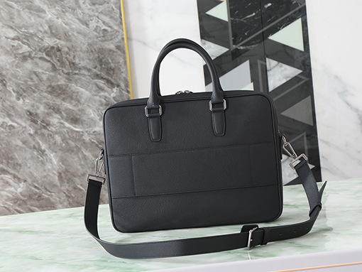 ディオール マットグレイン牛革クラッチバッグ