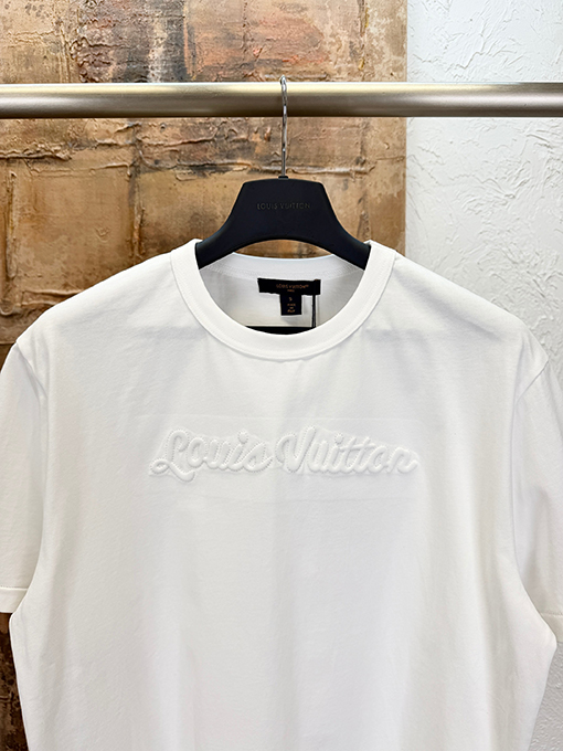 ルイヴィトンコピー 刺繍ロゴ入り半袖Tシャツ