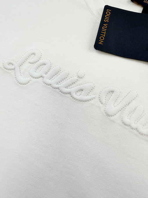 ルイヴィトンコピー 刺繍ロゴ入り半袖Tシャツ
