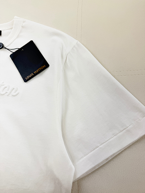 ルイヴィトンコピー 刺繍ロゴ入り半袖Tシャツ