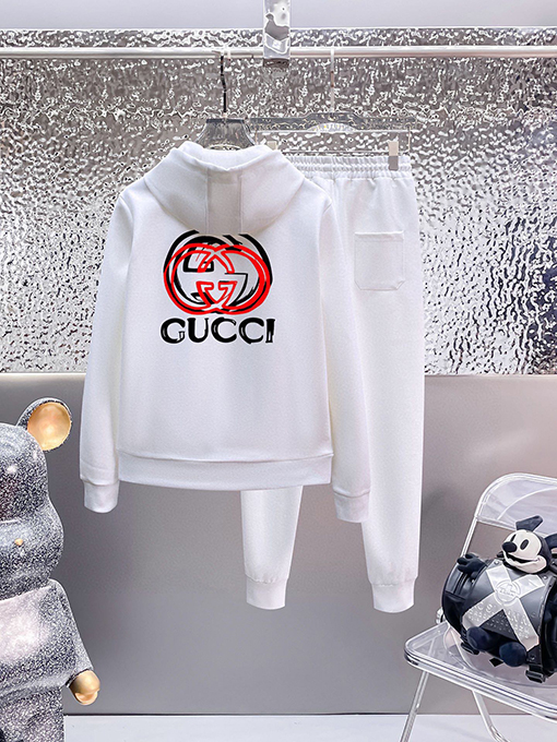 グッチ Gucci 新品で人気のフード付きジップアップスウェットシャツとパンツのセット