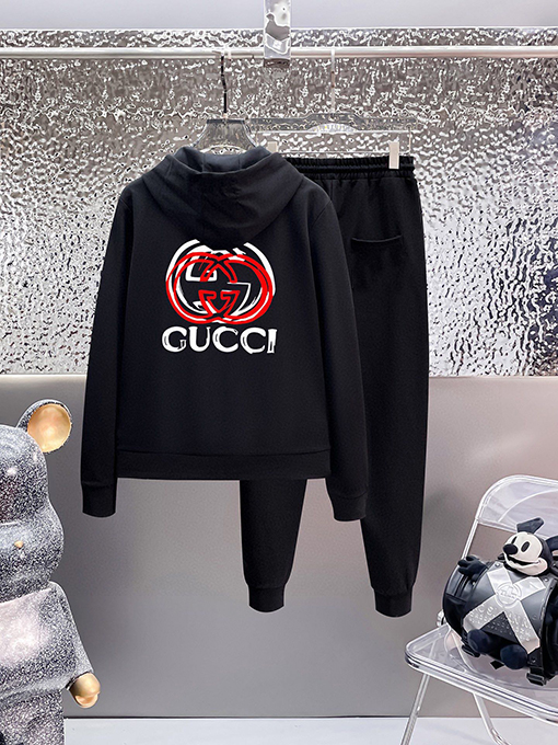 グッチ Gucci 新品で人気のフード付きジップアップスウェットシャツとパンツのセット