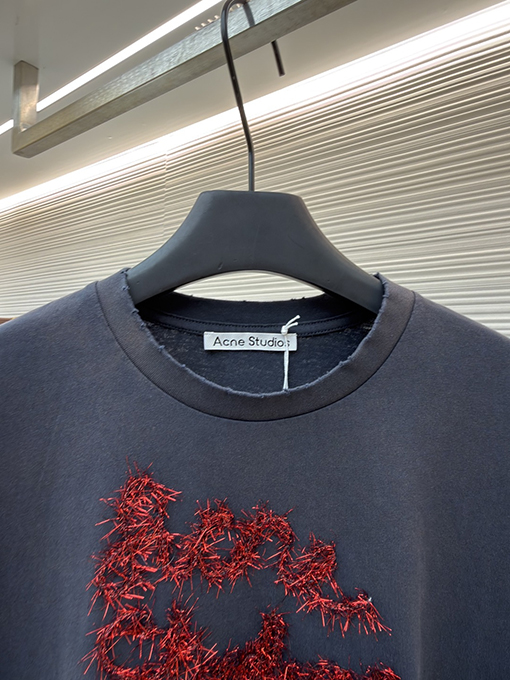 アクネストゥディオズ Acne Studios レトロスタイルのレイヤード風ツーピースロゴ入り長袖シャツ