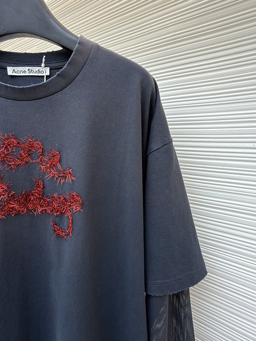 アクネストゥディオズ Acne Studios レトロスタイルのレイヤード風ツーピースロゴ入り長袖シャツ