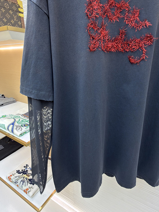 アクネストゥディオズ Acne Studios レトロスタイルのレイヤード風ツーピースロゴ入り長袖シャツ