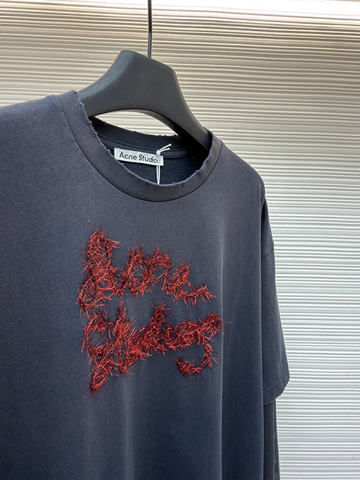 アクネストゥディオズ Acne Studios レトロスタイルのレイヤード風ツーピースロゴ入り長袖シャツ