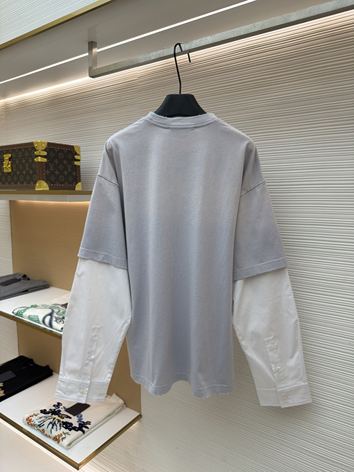 アクネストゥディオズ Acne Studios レトロスタイルのレイヤード風ツーピースロゴ入り長袖シャツ