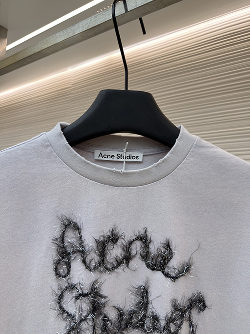 アクネストゥディオズ Acne Studios レトロスタイルのレイヤード風ツーピースロゴ入り長袖シャツ