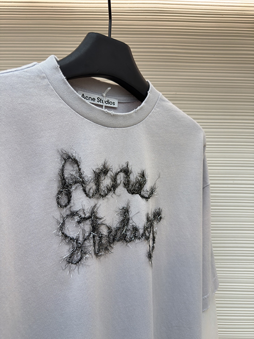 アクネストゥディオズ Acne Studios レトロスタイルのレイヤード風ツーピースロゴ入り長袖シャツ