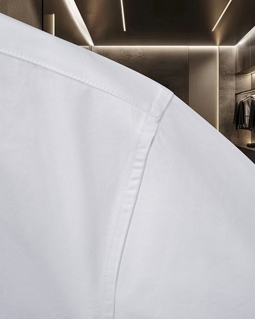 ルイヴィトンブランドスーパーコピー LOUIS VUITTON 胸に刺繍ロゴが入った半袖シャツ